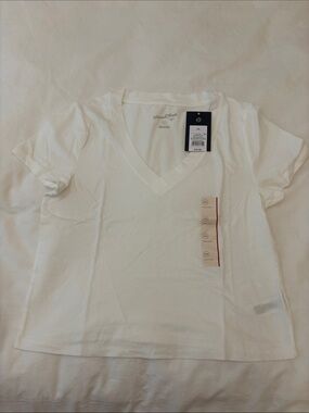 Universal Thread Cropped White V-Neck Tee